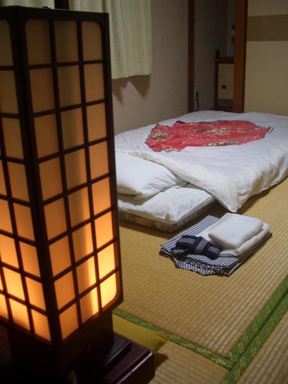 Kasuga Ryokan Hiroshima Esterno foto